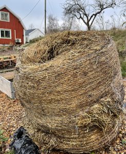 En stor rulle ensilage.